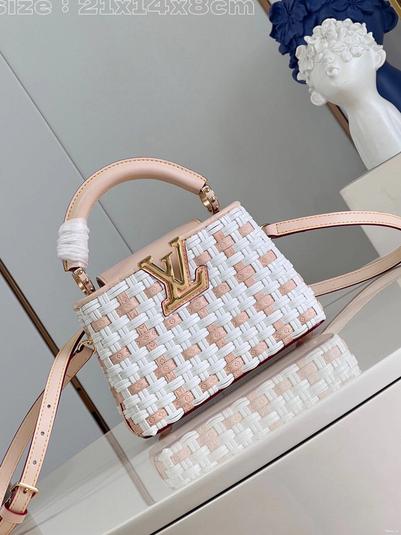 Cheap MINI-21*14*8CM CAPUCINES LOUIS VUITTON 0814
